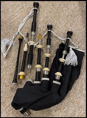 Pre-owned ....... Bagpipes - More Details