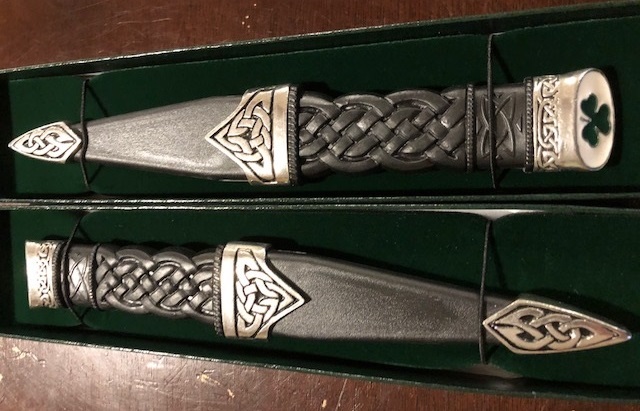 Shamrock Sgian Dubh with Celtic Knot Mounts (IN STOCK) Shamrock Sgian Dubh with Celtic Knot Mounts (IN STOCK)